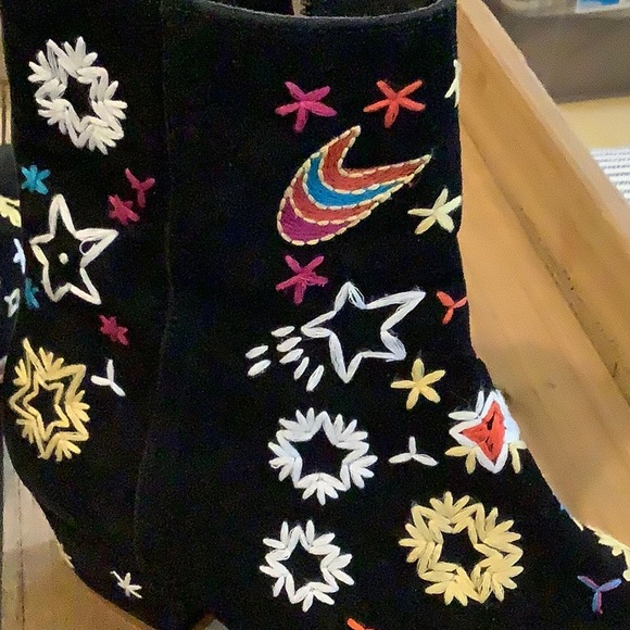 FREE PEOPLE Black Leather Suede Celestial Embroidered Heeled Ankle Boots 38.5 - Picture 11 of 12